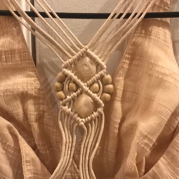 Casual and Chic Guess by Marciano Top - Picture 3 of 6